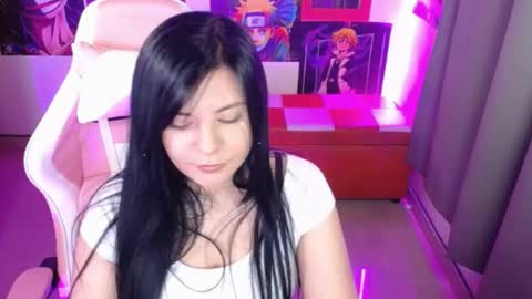 Snapshot of pink_yuii chatting on 01-11-26, 01:32 pink_yuii online show from 01-11-26, 01:32