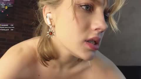 Snapshot of pinkadele chatting on 01-08-25, 01:53 Adele online show from 01-08-25, 01:53