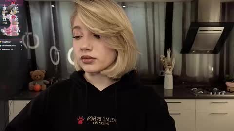 Snapshot of pinkadele chatting on 02-25-25, 10:26 Adele online show from 02-25-25, 10:26