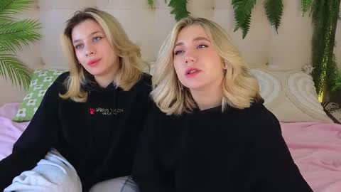 Adele online show from 10-21-25, 09:10