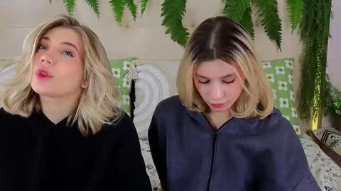 Adele online show from 10-29-25, 08:16