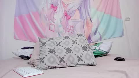 Snapshot of pinkberry_boy chatting on 11-18-25, 02:17 Vio online show from 11-18-25, 02:17