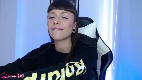 Snapshot of pinkcatlive chatting on 01-11-25, 07:59 Emily online show from 01-11-25, 07:59