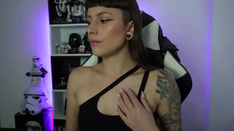 Emily online show from 06-02-26, 06:54