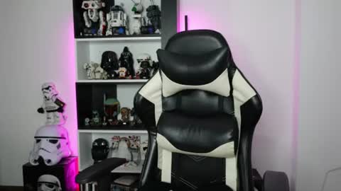 Emily online show from 07-11-26, 11:24