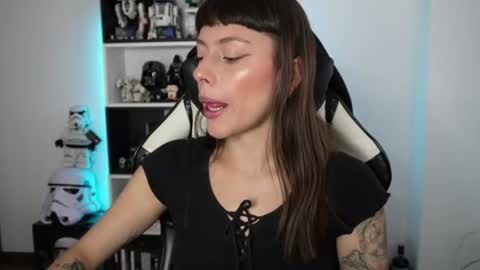 Emily online show from 07-29-26, 04:16
