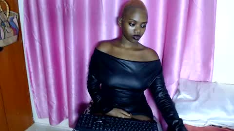 pinkdomina01 online show from 06-15-26, 09:17