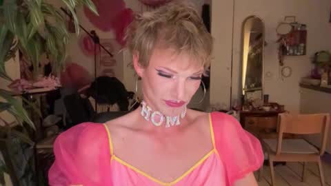 Snapshot of pinkfag chatting on 05-11-26, 05:43 pinkfag online show from 05-11-26, 05:43