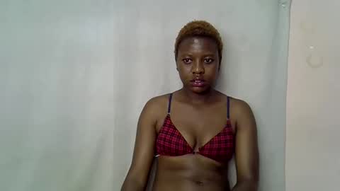 Snapshot of pinkie_bubbles chatting on 01-07-26, 06:43 Shazz online show from 01-07-26, 06:43