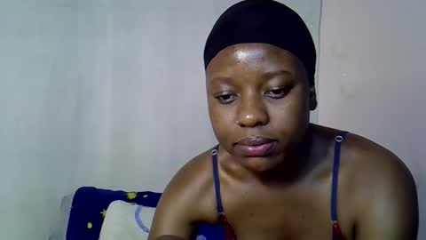 Snapshot of pinkie_bubbles chatting on 01-08-26, 09:28 Shazz online show from 01-08-26, 09:28