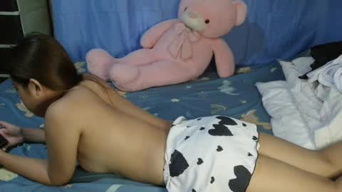 Snapshot of pinkish_shine chatting on 07-17-26, 12:39 Hi its me shine online show from 07-17-26, 12:39