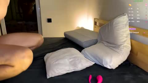 Snapshot of pinkloving chatting on 03-11-26, 09:43 Maya and Tommy online show from 03-11-26, 09:43