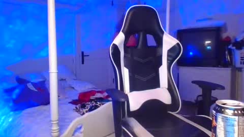 pinkpillbambi online show from 01-26-25, 11:39