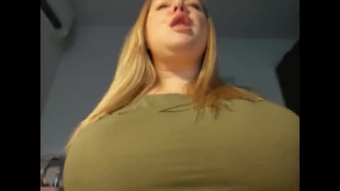 Snapshot of pinksamantha1 chatting on 11-21-25, 08:46 Samantha online show from 11-21-25, 08:46