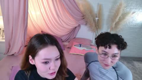 Li long hair and Rude short hair online show from 04-03-26, 09:02