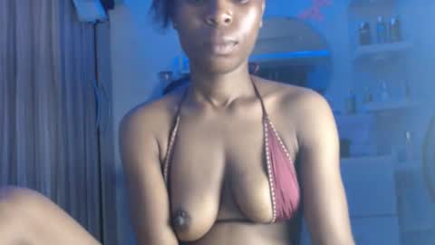 Snapshot of pinkxjuicy chatting on 09-19-25, 02:46 pinkxjuicy online show from 09-19-25, 02:46