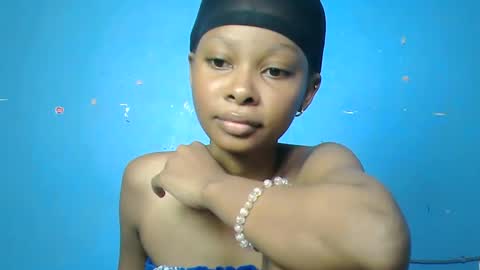 pinky_lov online show from 12-05-25, 06:33