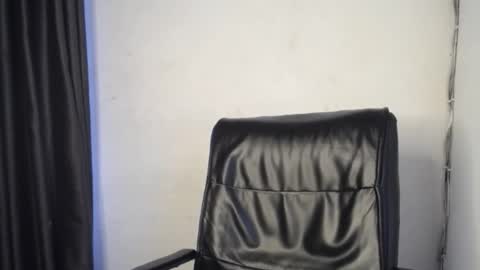 Snapshot of pinky_pussy68635 chatting on 11-30-25, 08:18 Arena online show from 11-30-25, 08:18