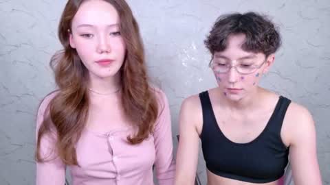 Li long hair and Ru short hair online show from 07-19-26, 01:48