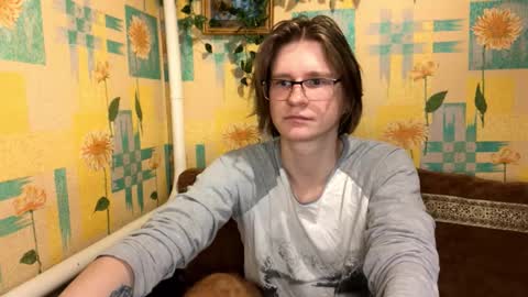 Snapshot of pinochetti chatting on 02-06-26, 04:32 Incubus online show from 02-06-26, 04:32