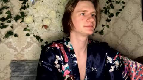 Snapshot of pinochetti chatting on 02-12-26, 03:51 Incubus online show from 02-12-26, 03:51