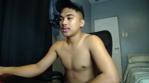 Snapshot of pinoyadriannexxx chatting on 04-25-26, 03:20 Adrianne online show from 04-25-26, 03:20