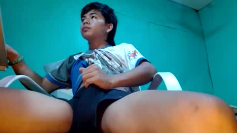 Snapshot of pinoymonstercock_xx chatting on 09-18-25, 05:53 WIN WIN JAY AR online show from 09-18-25, 05:53