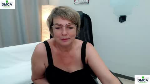 Bella online show from 05-20-26, 04:51