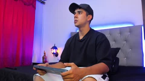 Snapshot of pipe_320 chatting on 01-23-25, 12:35 pipe_320 online show from 01-23-25, 12:35