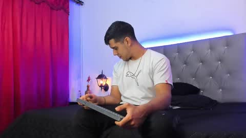 Snapshot of pipe_320 chatting on 02-21-25, 01:55 pipe_320 online show from 02-21-25, 01:55