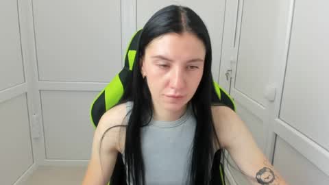 Snapshot of piper_smilee chatting on 07-18-26, 06:39 Piper online show from 07-18-26, 06:39
