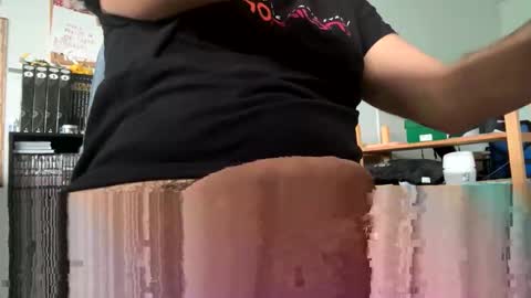 Snapshot of pirandellobellolo chatting on 11-19-25, 03:01 PirandelloBello online show from 11-19-25, 03:01