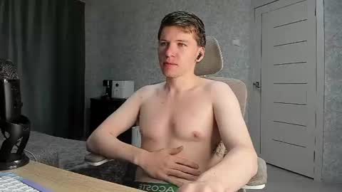 Snapshot of pirremeow chatting on 07-03-26, 09:48 Pierre online show from 07-03-26, 09:48