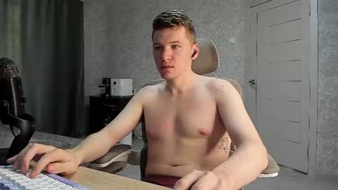 Snapshot of pirremeow chatting on 08-03-26, 08:13 Pierre online show from 08-03-26, 08:13