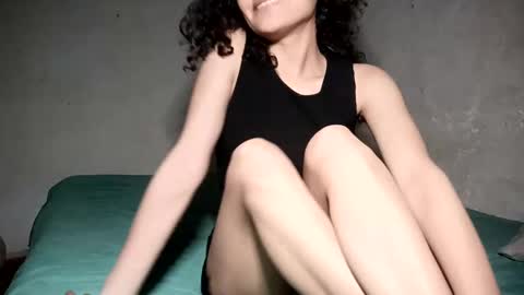 Snapshot of piscis_dreams chatting on 12-25-24, 07:14 PiscisDreams online show from 12-25-24, 07:14