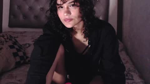 Snapshot of piscis_dreams chatting on 05-05-26, 01:24 PiscisDreams online show from 05-05-26, 01:24