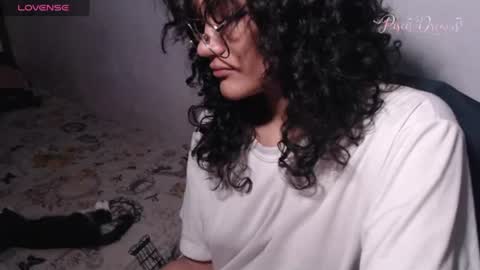 Snapshot of piscis_dreams chatting on 07-17-26, 01:51 PiscisDreams online show from 07-17-26, 01:51