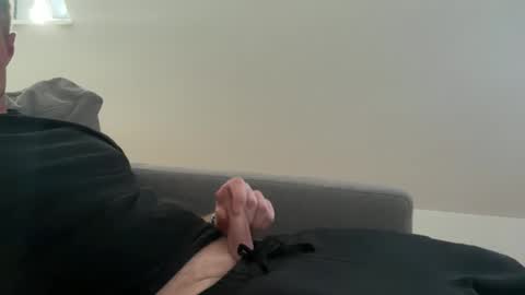 pises111 online show from 11-19-25, 08:36