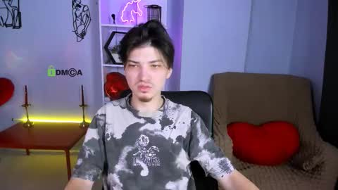 Snapshot of pit_wetty chatting on 12-16-25, 06:51 Pitt online show from 12-16-25, 06:51