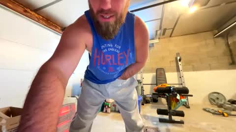 Snapshot of pitt821 chatting on 02-09-26, 09:30 Mike online show from 02-09-26, 09:30