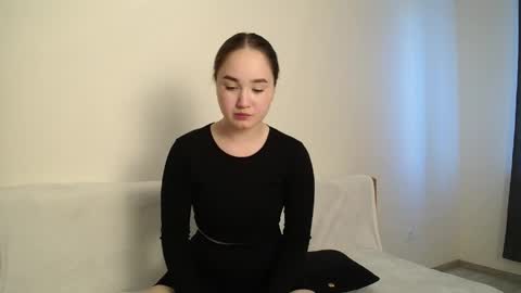 Snapshot of pixie____ chatting on 05-18-26, 02:12 Lily online show from 05-18-26, 02:12