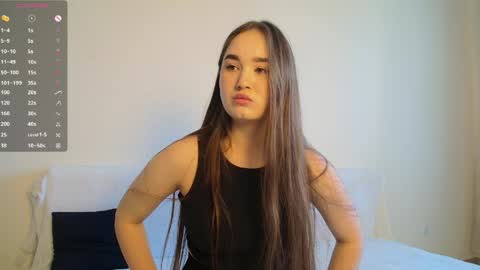 Snapshot of pixie____ chatting on 05-25-26, 01:06 Lily online show from 05-25-26, 01:06