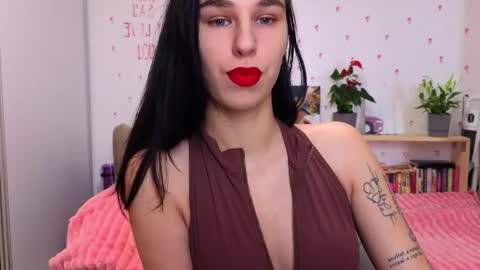 Snapshot of pixie_molly chatting on 05-18-26, 04:51 Molly online show from 05-18-26, 04:51