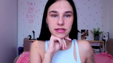 Snapshot of pixie_molly chatting on 05-24-26, 06:07 Molly online show from 05-24-26, 06:07