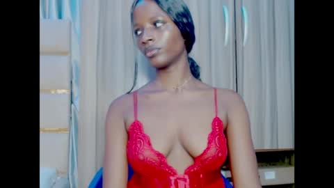 Snapshot of pixie_pulse chatting on 06-17-26, 06:16 Ella online show from 06-17-26, 06:16