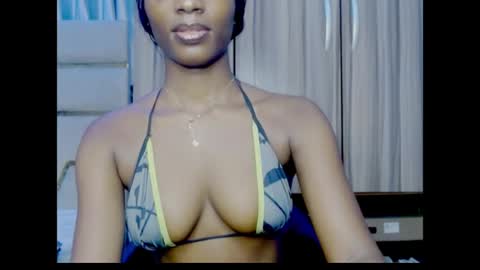 Snapshot of pixie_pulse chatting on 06-23-26, 06:22 Ella online show from 06-23-26, 06:22