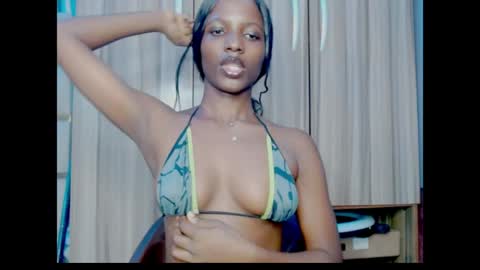 Snapshot of pixie_pulse chatting on 06-27-26, 01:50 Ella online show from 06-27-26, 01:50