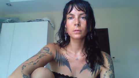 pixiecatfairy online show from 03-06-26, 06:10