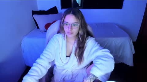 Snapshot of pixiedaemon chatting on 05-24-26, 12:26 pixie online show from 05-24-26, 12:26