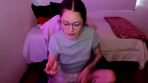 Snapshot of pixiedaemon chatting on 06-11-26, 11:41 pixie online show from 06-11-26, 11:41